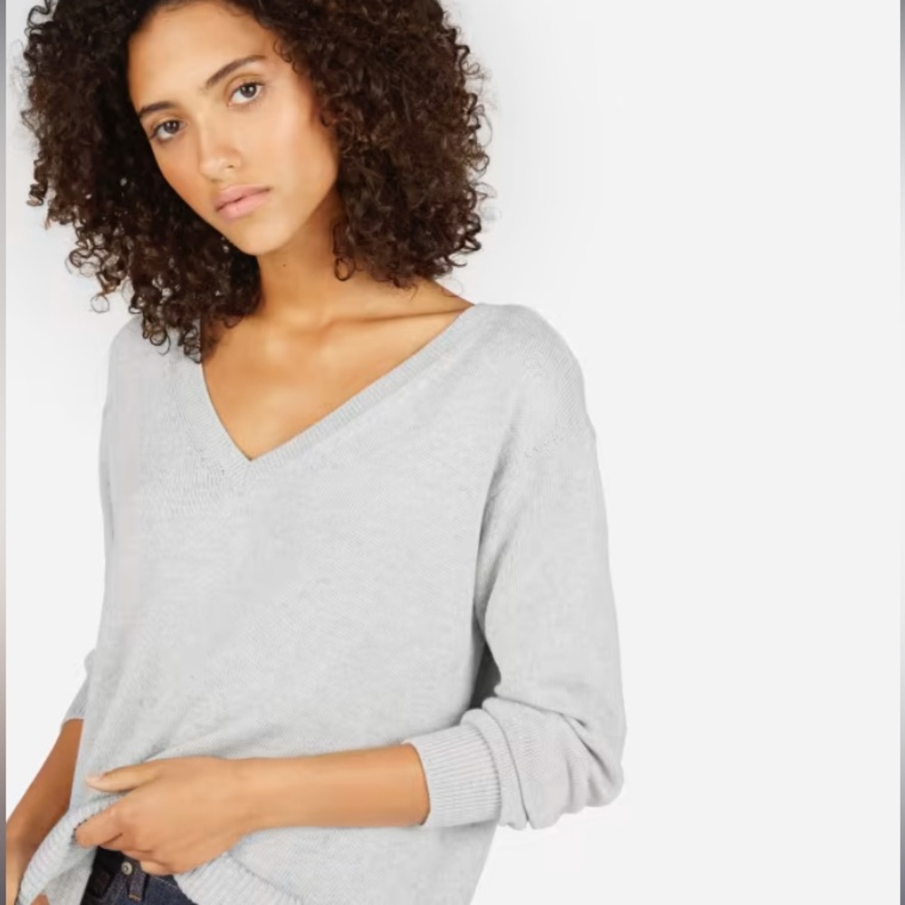 Everlane Soft Cotton V-neck Heathered Grey
